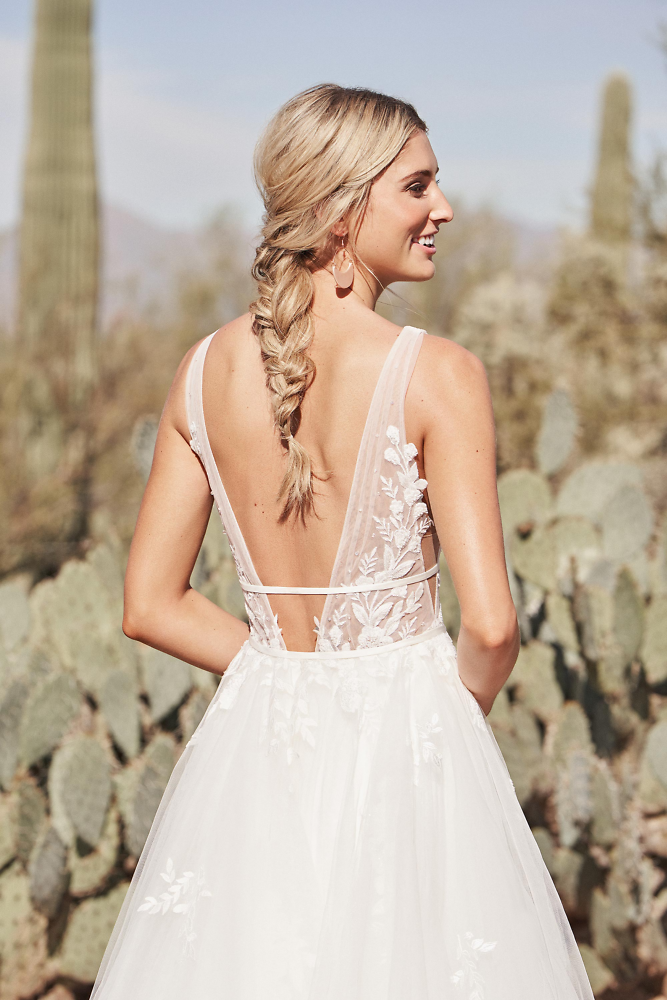 Boho & Vintage Lillian West Bridal dresses -  romantische Boho Hochzeitskleider 8010B: Hochzeitskleid