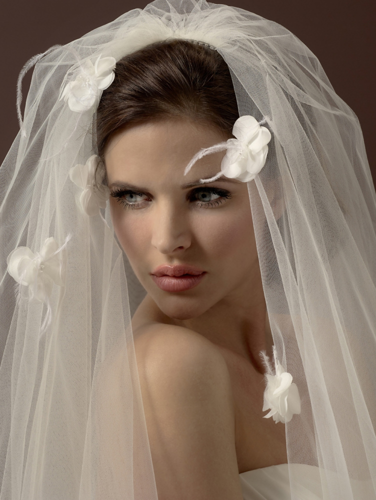 Accessoires Poirier Bridal Brautmode und Braut Accessoires 010 Brautschleier Hochzeit zu romantischem Hochzeitskleid