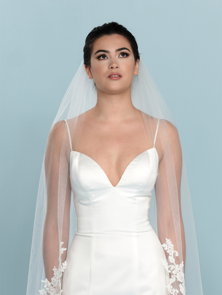 Accessoires Poirier Bridal Brautmode und Braut Accessoires 011 Brautschleier Hochzeit zu Hochzeitskleid elfenbeinfarbener Schleier aus Medium-Tüll mit Spitze