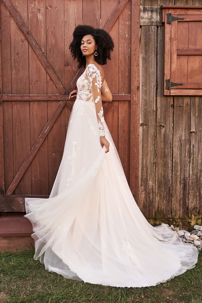 Boho & Vintage Lillian West Bridal dresses -  romantische Boho Hochzeitskleider 8024A Boho Hochzeitskleid romantisches Brautkleid in Brautmode