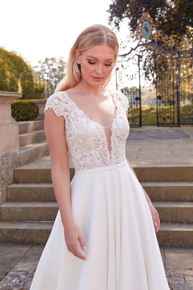 Princess Justin Alexander Bridal - Brautmode für die moderne, elegante Braut 5040A Brautkleid Mikado