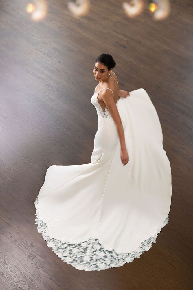 Figurbetont Justin Alexander Bridal - Brautmode für die moderne, elegante Braut 05001B:  Brautkleid mit oder ohne Schlitz