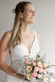 Rahel im Brautkleid von Daniela di Marino an ihrem schönsten Tag