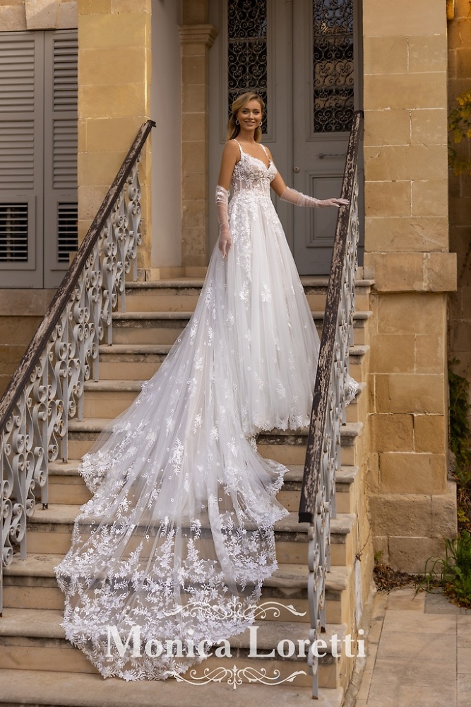 Princess Monica Loretti Brautmode - Hochzeitskleid in italienischem Design 07010A  Brautkleid mit Traumschleppe