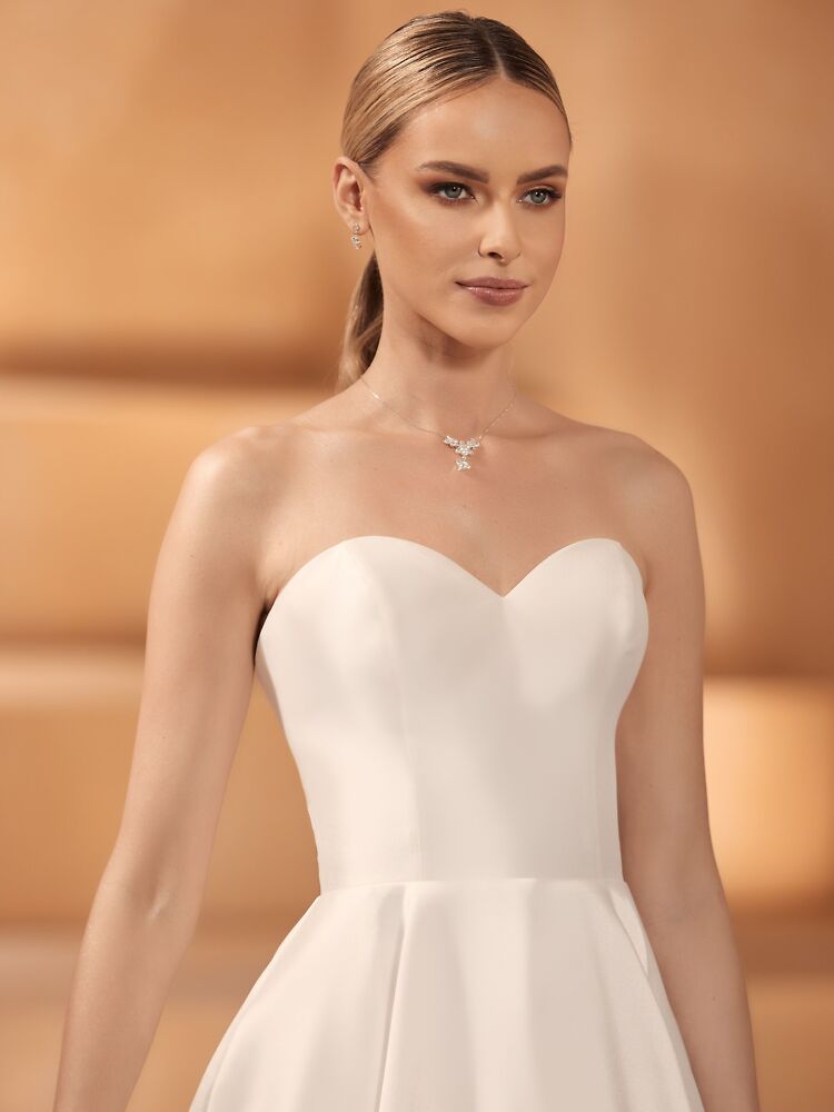 Princess Bianco Evento Brautmode, Braut Schuhe und Braut Accessoires 01046B Brautkleid schlicht ohne Träger