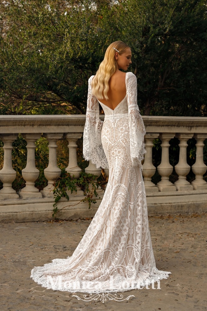 Figurbetont Monica Loretti Brautmode - Hochzeitskleid in italienischem Design 07013 B Boho Brautkleid fit&flare mit abnehmbaren Ärmeln 