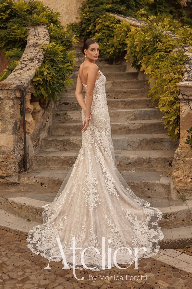Figurbetont Monica Loretti Brautmode - Hochzeitskleid in italienischem Design 07040A Brautkleid 