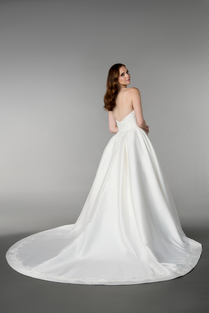 Princess Justin Alexander Bridal - Brautmode für die moderne, elegante Braut 05018A:  Brautkleid Justin Alexander 