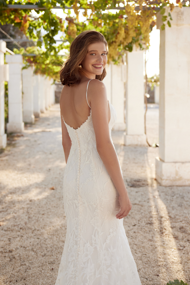 Figurbetont Lillian West Bridal dresses -  romantische Boho Hochzeitskleider 092A Brautkleid fit&flare Lillian West