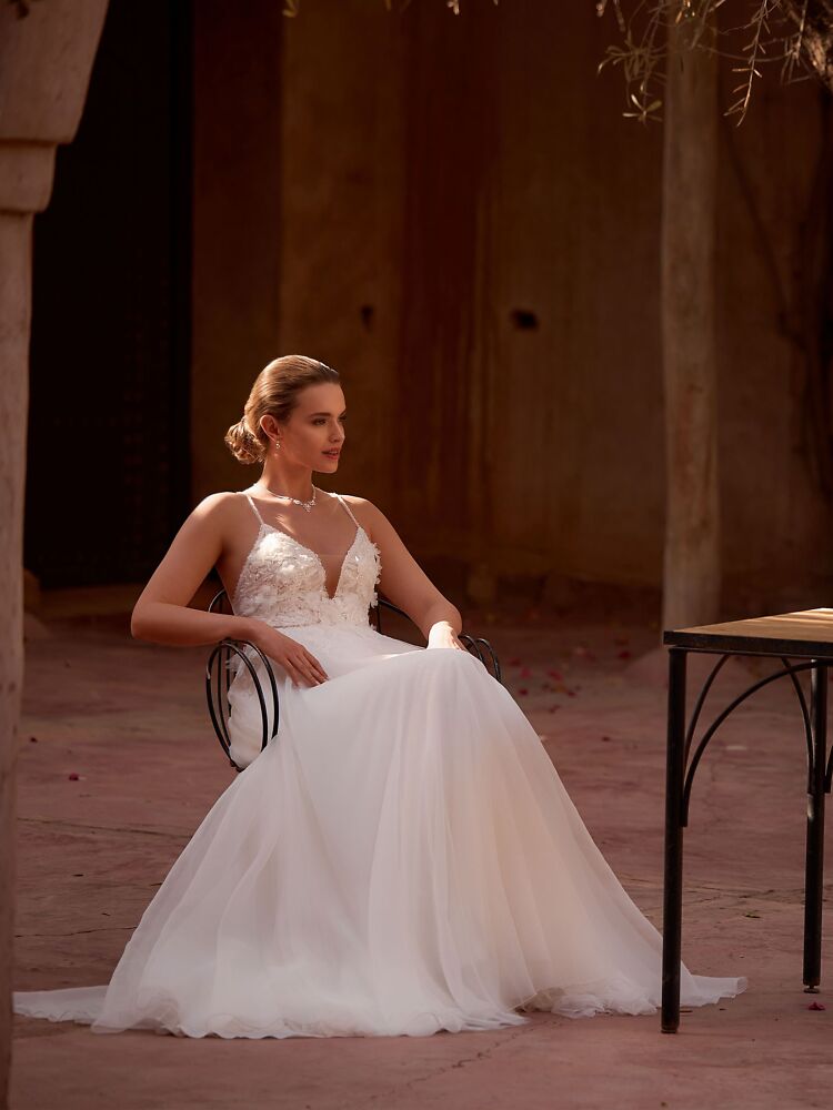 Princess Bianco Evento Brautmode, Braut Schuhe und Braut Accessoires 01082 Brautkleid Organza