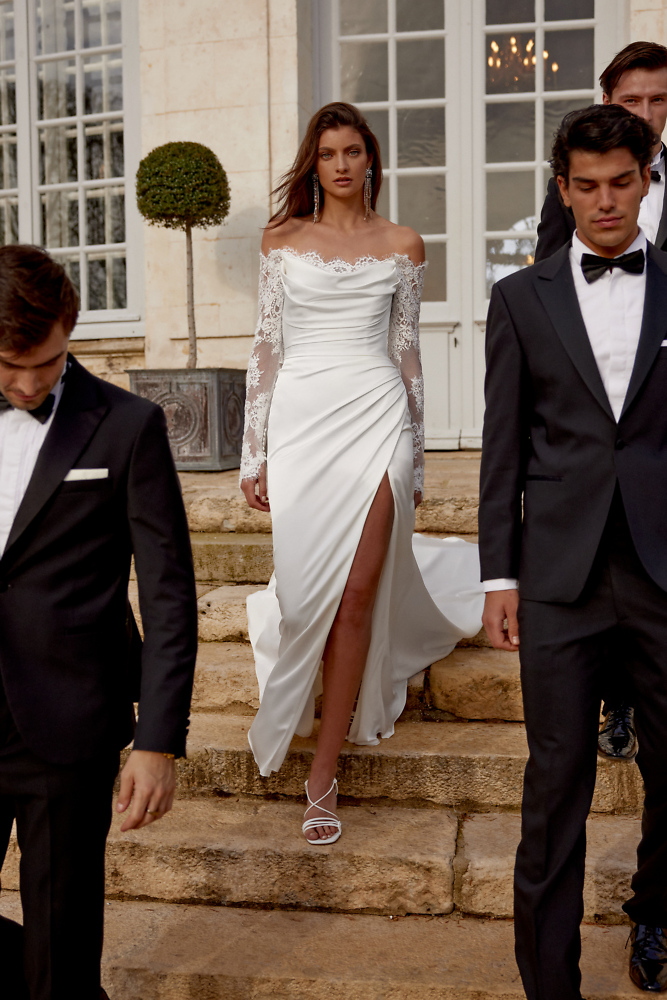 Figurbetont Justin Alexander Bridal - Brautmode für die moderne, elegante Braut 05021B:  Brautkleid langarm Justin Alexander 