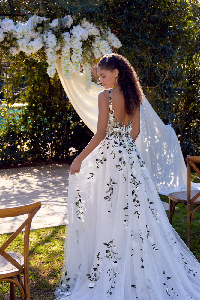 A-Linie Lillian West Bridal dresses -  romantische Boho Hochzeitskleider 094 Brautkleid Lillian West mit grün und Basque Taille