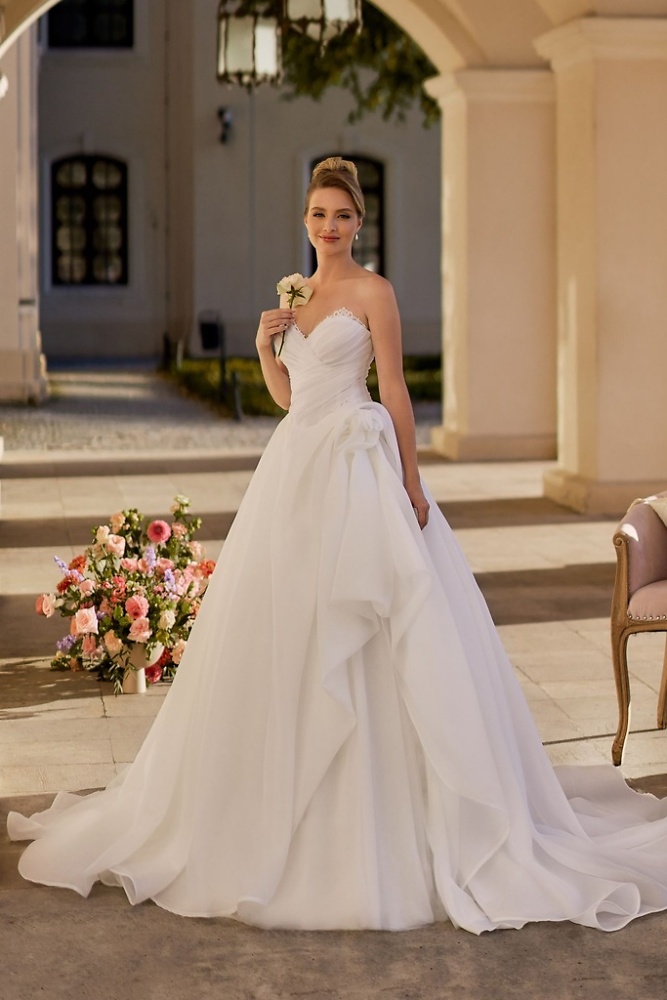 Princess Monica Loretti Brautmode - Hochzeitskleid in italienischem Design 07067 Brautkleid mit Raffung und Schnürung