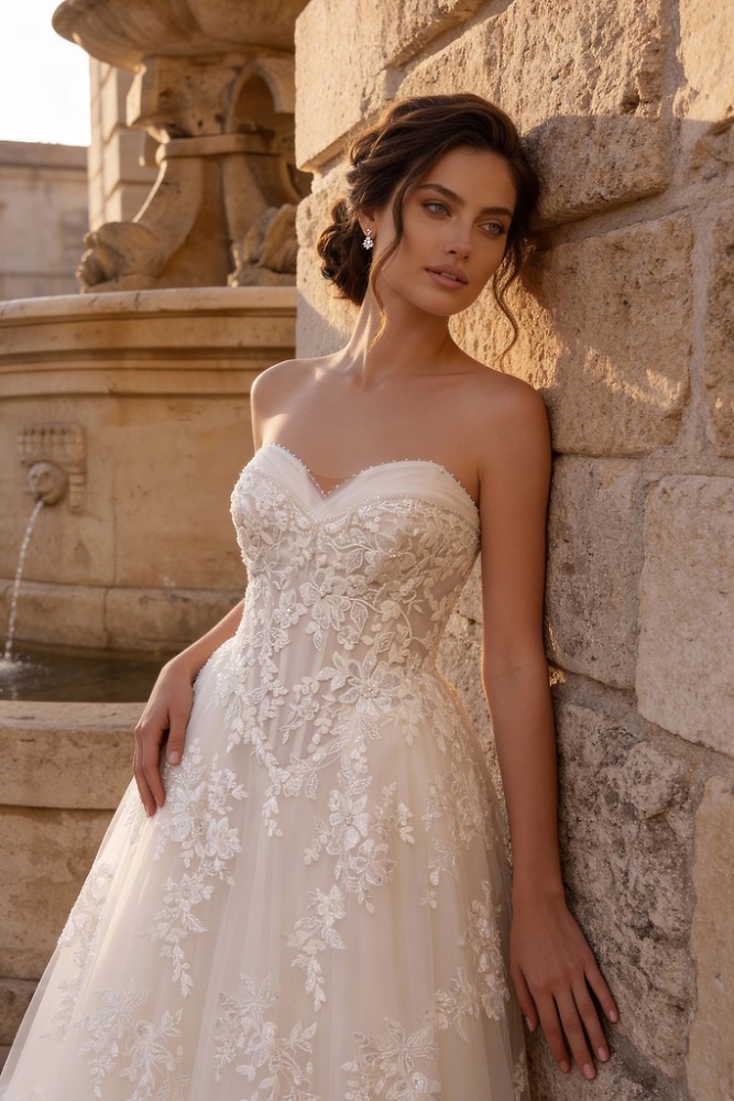 Princess Monica Loretti Brautmode - Hochzeitskleid in italienischem Design 07074 Brautkleid mit Basque Taille