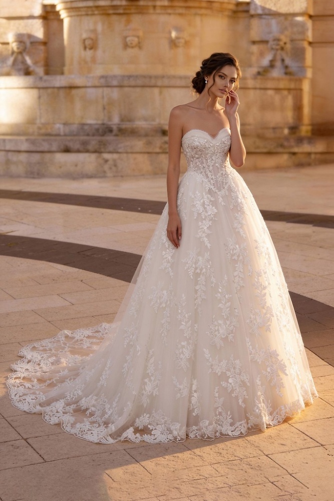 Princess Monica Loretti Brautmode - Hochzeitskleid in italienischem Design 07074B Brautkleid mit Basque Taille