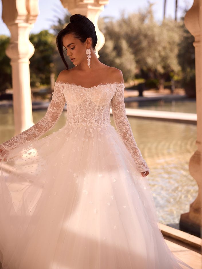 Princess Bianco Evento Brautmode, Braut Schuhe und Braut Accessoires 01099B Brautkleid Prinzessin langarm